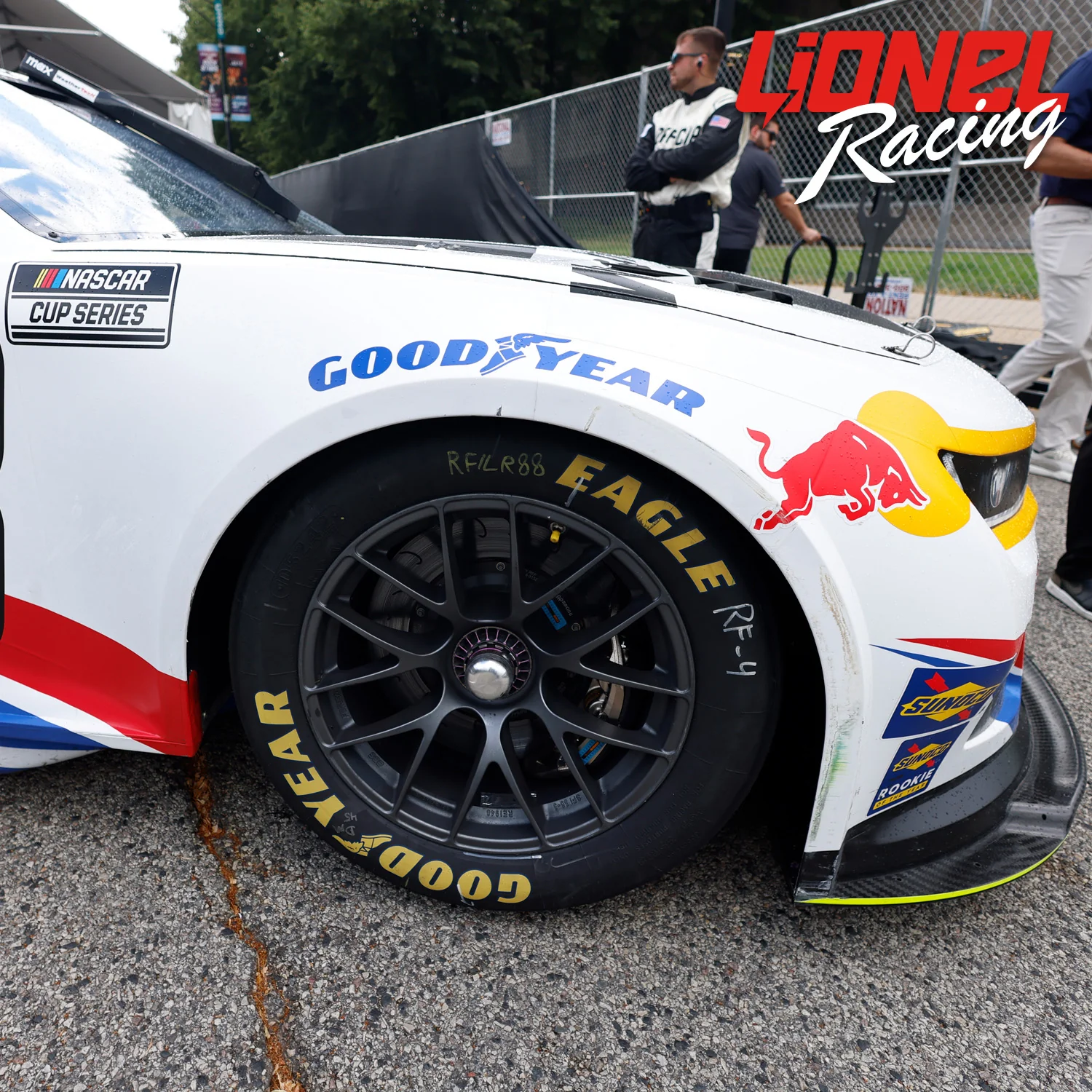 Shane van Gisbergen Chicago Street Course Race Win 1:24 Standard 2025 Diecast Car Preorder - Currently Projected May - Image 4