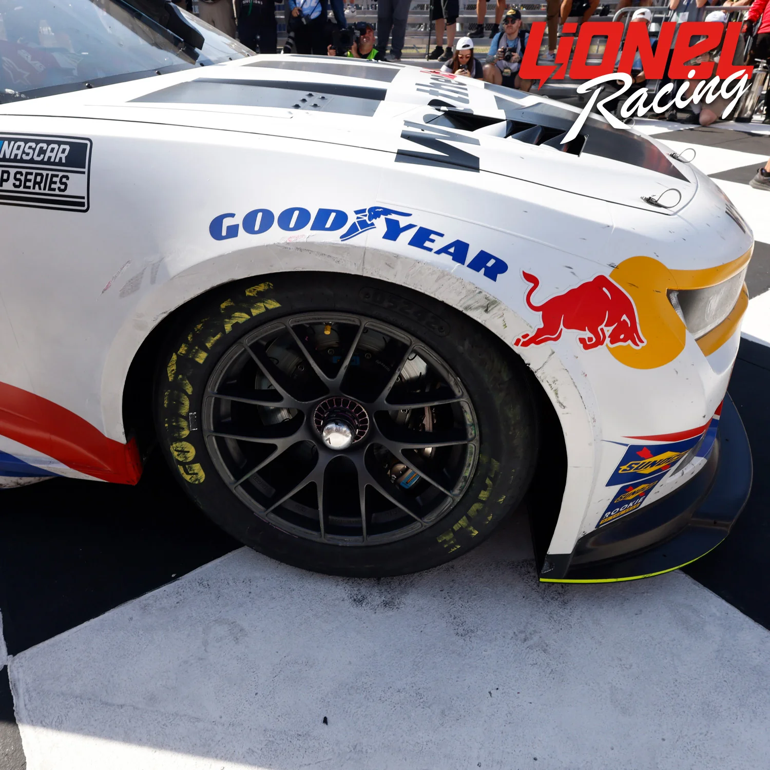 Shane van Gisbergen ELITE Watkins Glen Race Win 1:24 2025 Diecast Car Preorder - Currently Projected June - Image 4